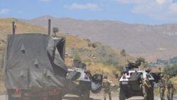 Siirt'te korucuların aracı geçerken mayın patladı