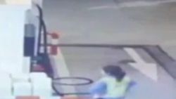 Akaryakıt istasyonunda kadın sürücü dehşeti