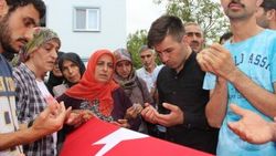 Saldırıda ölen milli güreşçi toprağa verildi
