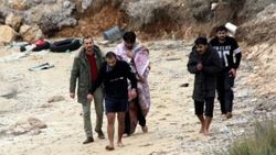 Botla açılan Suriyeliler 5 arkadaşlarını denize attı
