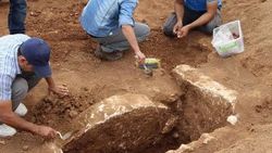 Mardin'de Erken Tunç Çağı'na ait mezar bulundu