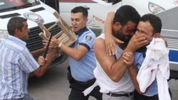 Seyyar satıcı ile zabıta kavgasında 2 kişi yaralandı