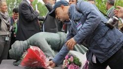 Lahey’de Halepçe Soykırım Anıtı açıldı