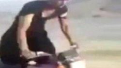 Pakistanlı gencin hüsranla biten motosiklet şovu