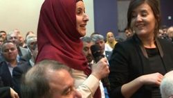 İşitme engelli kızın Davutoğlu'ndan isteği