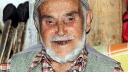 120 yaşındaki Mustafa Dede yıllara meydan okuyor