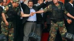 Mısır'ın devrik lideri Mursi ilk kez hakim karşısında