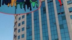 Taksim Meydanı'nda lüks otelin penceresine çamaşır asıldı