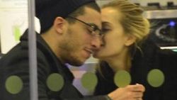 Can Bonomo AVM'de aşka geldi