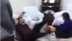 Çığlık attıran çaydanlık şakası İZLE