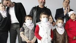 Cem Yılmaz LÖSEV toplantısında da güldürdü