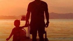 Cem Yılmaz oğlu Kemal'le tatilde