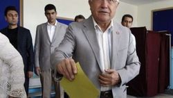 TBMM Başkanı Cemil Çiçek oyunu kullandı İZLE