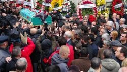 Deniz Gezmiş'in annesi son yolculuğuna uğurlandı