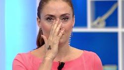 Ceyda Düvenci'nin gözyaşları - Tıkla İzle