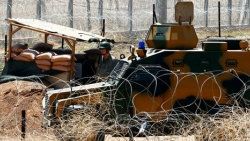 Suriye'den Ceylanpınar'da sıfır noktasına tank atışı
