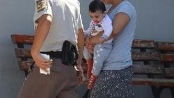 Cezaevine ziyarete gitti hapse girdi