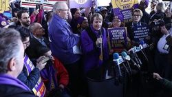 Chicago O'Hare Havalimanı'nda grev ve protesto gösterisi