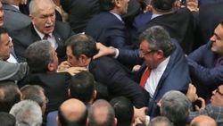 CHP Anayasa değişiklik teklifini AYM'ye taşıyacak