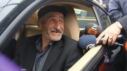 Porsche kazanan çiftçinin tepkisi: Tıngırdatma