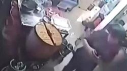 Bir anlık dikkatsizlik restoranı küle çevirdi İZLE