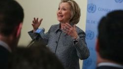 TRT muhabirinin Hillary Clinton'a sorusu gündem oldu