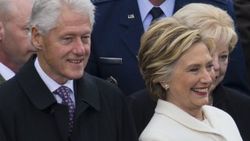 Hillary Clinton, Oval Ofis skandalında eşi Bill'i savundu