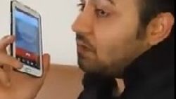 Çocuk sesiyle insanları şakalayan adam -İZLE
