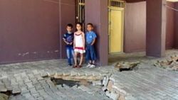 Hatay'da bir mahalle çöküyor