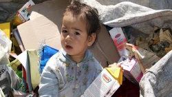 Çöpteki çocuk fotoğrafına bakanlık müdahalesi