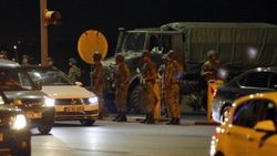 Darbeci subayların dolaplarında deste deste dolar çıktı