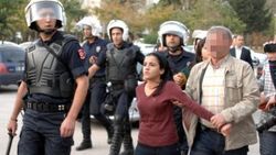 Çukurova Üniversitesi'nde öğrenciler arasında arbede
