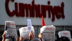 Saadet Partisi Cumhuriyet'e suç duyurusunda bulundu