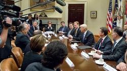 Trump otomotiv liderleriyle görüştü