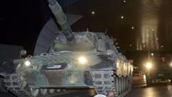 Darbe girişiminde 90 şehit verildi