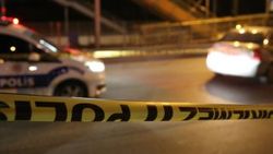 İzmir'de silahlı saldırı: 2 yaralı