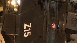 Esenyurt'ta polis aracı devrildi: 3 polis yaralı