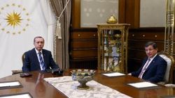 Beştepe'de Erdoğan-Davutoğlu görüşmesi