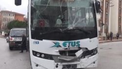 Edirne'de okul servisi ile midibüs çarpıştı