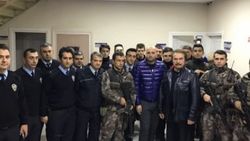 Sanatçılardan polis merkezlerine ziyaret