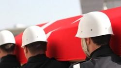Hakkari'de askeri araç devrildi: 1 şehit