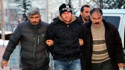 Hırsızlar girdikleri evdeki anne ve kızını darbetti