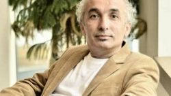 Can Dündar'ı protesto eden Mehmet Çek'in evine saldırı