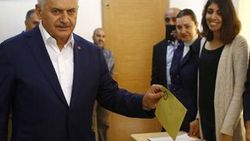 Başbakan Yıldırım'ın sandığından 'Hayır' oyu çıktı