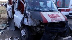 Mardin'de öğrenci servisi kazası: 15 yaralı