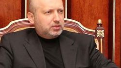 Turçinov: Referandumu düzenleyenler cezalandırılacak