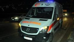 Kaza yapan askere müdahale eden sağlıkçılara otomobil çarptı