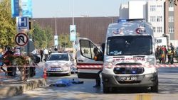 Otomobilin çarptığı genç hayatını kaybetti