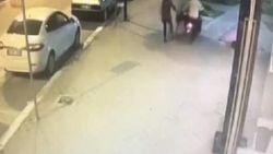 Motosikletli gaspçı dehşeti kameraya yansıdı