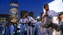 New York'ta ''Beyaz'' gece yaşandı